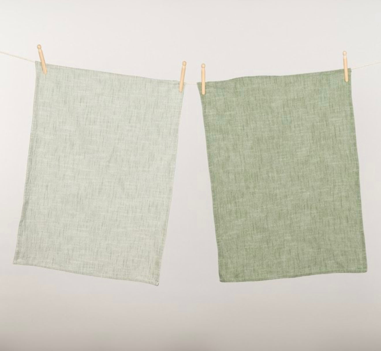 Set of two Cucina tea towels in deep spruce color – 100% cotton kitchen essentials